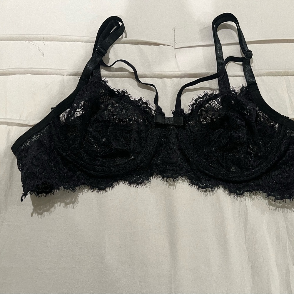 Elegant Black Lace Underwire Bra
